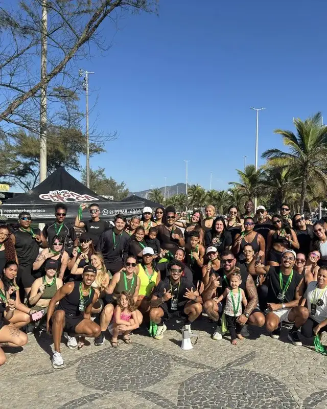 Turma reunida no fim da corrida